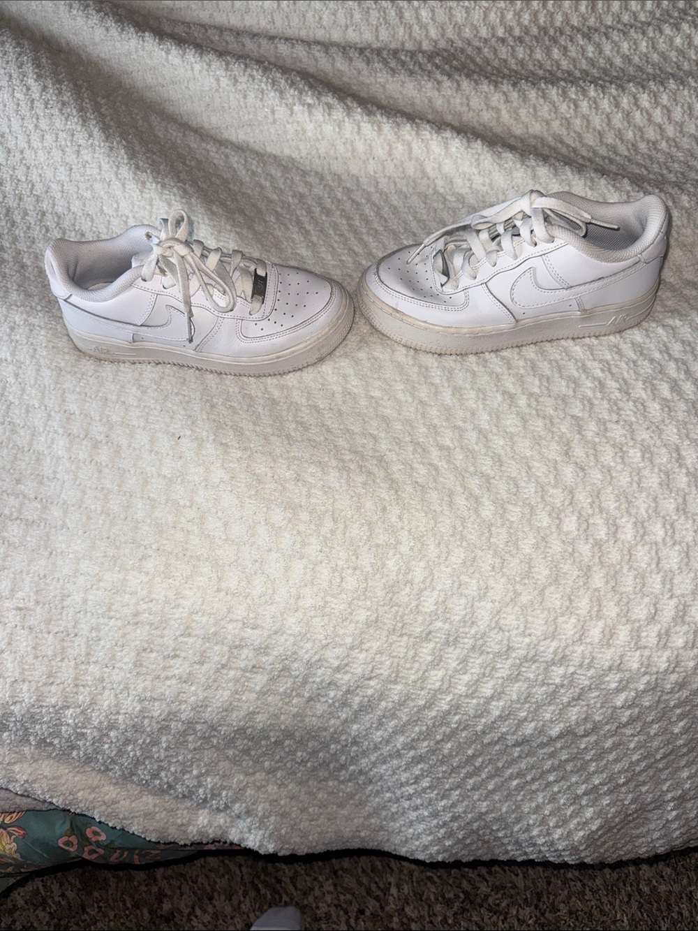 Nike Air Force 1 '07 Lace-Up Sneakers 4 youth - Picture 5 of 6